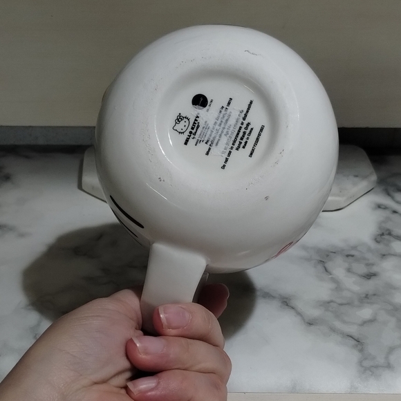 Hello Kitty Mug - Picture 3 of 5